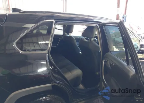 2020 Toyota Rav4 Xle z USA, uszkodzony, nr VIN 2T3P1RFV4LW134867